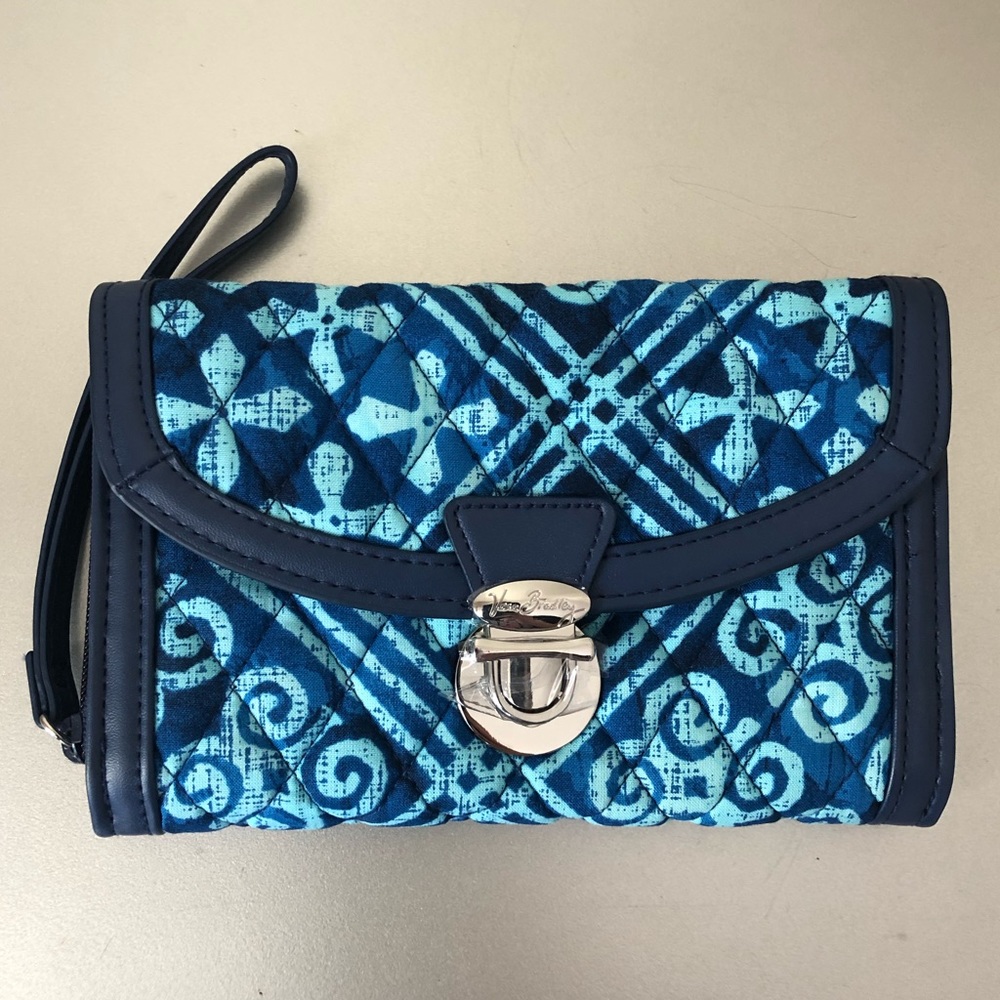 Vera Bradley Cuban Tiles Wristlet - Picture 1 of 4